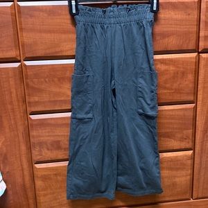Kids Zara Stretchy Capri Jogger Pants. Size 9 or 134 in Zara sizes.